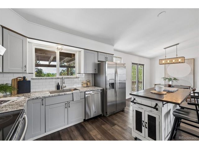 4301 S Evanston Ct, Aurora, CO 80015