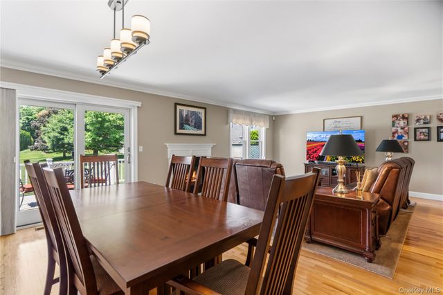 36 Sea Court Lane, Port Jefferson, NY 11777