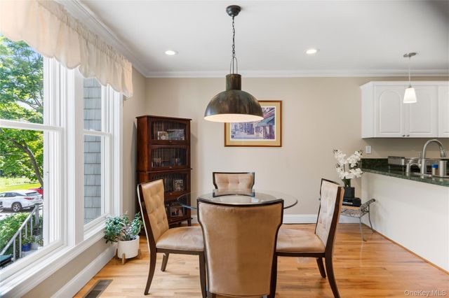 36 Sea Court Lane, Port Jefferson, NY 11777
