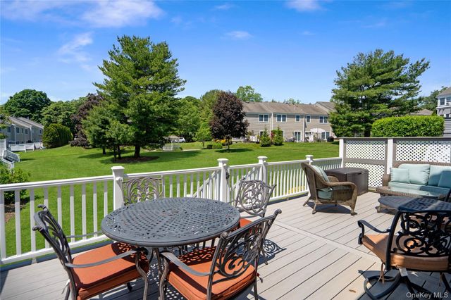 36 Sea Court Lane, Port Jefferson, NY 11777
