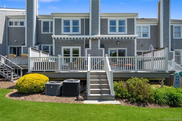 36 Sea Court Lane, Port Jefferson, NY 11777