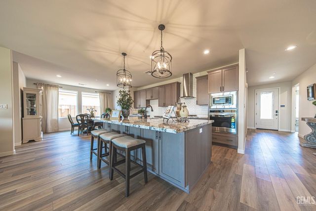 11020 Alcazar Avenue, Bakersfield, CA 93311