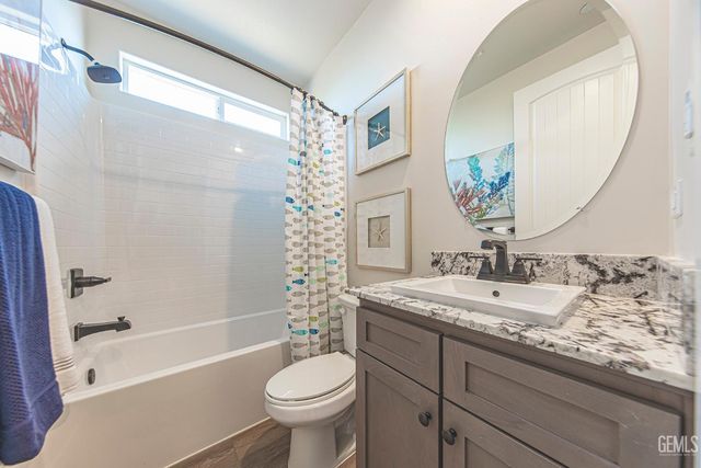 11020 Alcazar Avenue, Bakersfield, CA 93311