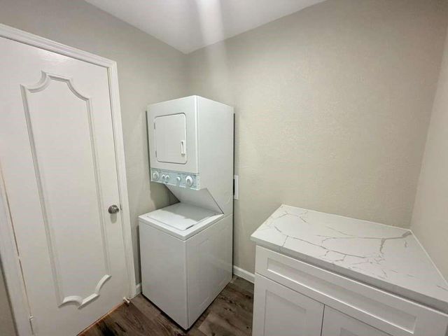 5050 Ambassador Way 212, Houston, TX 77056