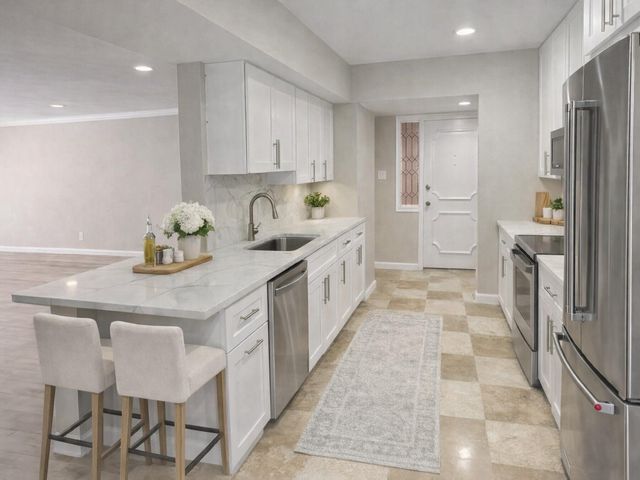 5050 Ambassador Way 212, Houston, TX 77056