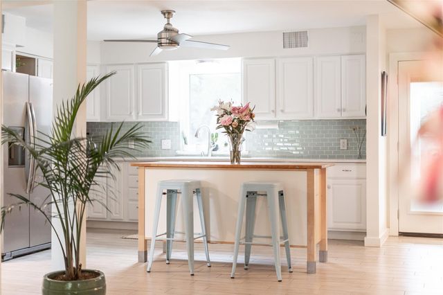 10133 Oliver DR, Austin, TX 78737