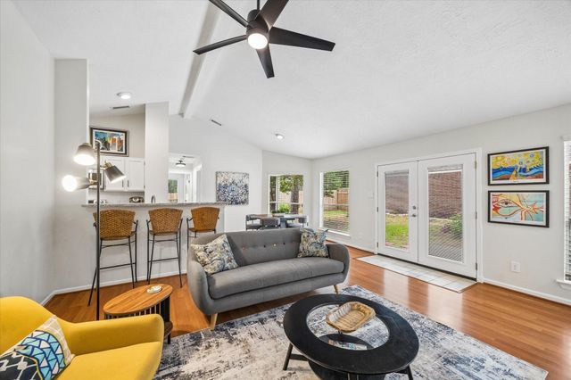 30 Camberwell Court, The Woodlands, TX 77380