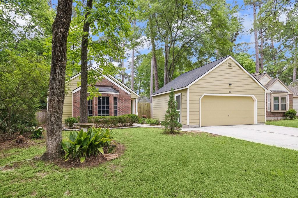 30 Camberwell Court, The Woodlands, TX 77380