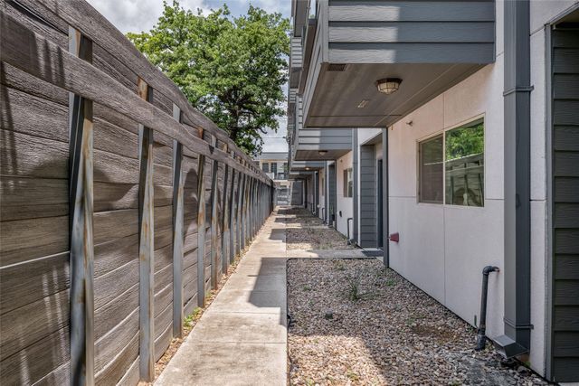1815 Browder Street E, Dallas, TX 75215