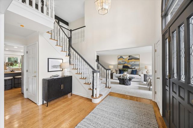 4012 Broadmoor Circle, Naperville, IL 60564