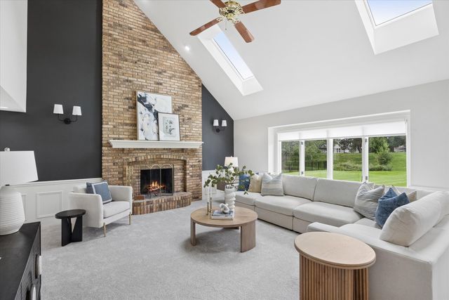 4012 Broadmoor Circle, Naperville, IL 60564