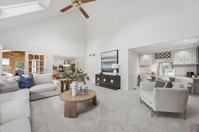 4012 Broadmoor Circle, Naperville, IL 60564