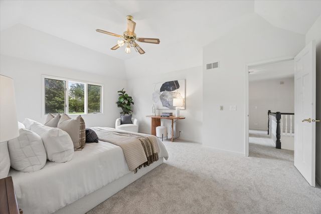 4012 Broadmoor Circle, Naperville, IL 60564
