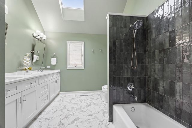 4012 Broadmoor Circle, Naperville, IL 60564