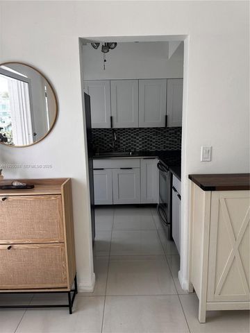 10250 W Bay Harbor Dr 4B, Bay Harbor Islands, FL 33154