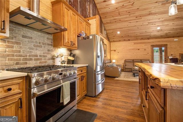 111 Possum Trot Road, Barnesville, GA 30204