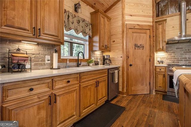 111 Possum Trot Road, Barnesville, GA 30204