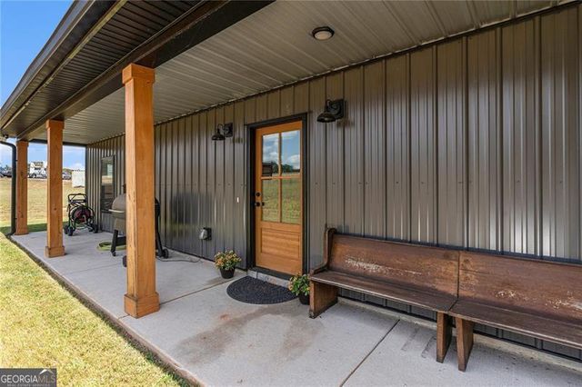 111 Possum Trot Road, Barnesville, GA 30204