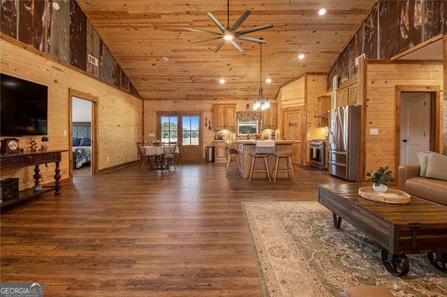 111 Possum Trot Road, Barnesville, GA 30204