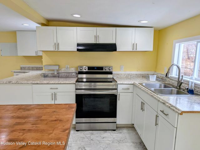 21 Stone Mill Road, Hudson, NY 12534