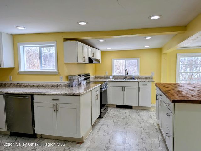 21 Stone Mill Road, Hudson, NY 12534