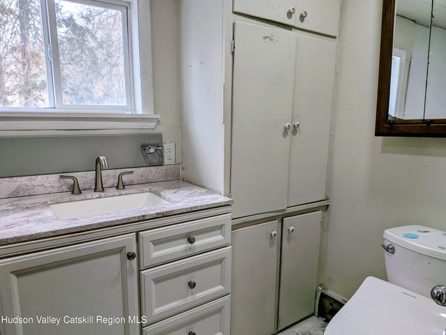 21 Stone Mill Road, Hudson, NY 12534