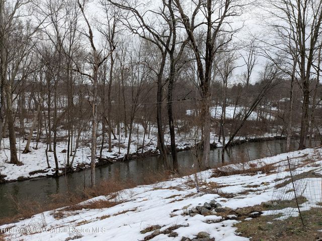 21 Stone Mill Road, Hudson, NY 12534