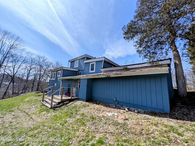 21 Stone Mill Road, Hudson, NY 12534