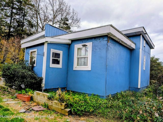 21 Stone Mill Road, Hudson, NY 12534