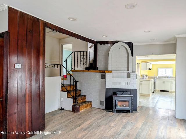 21 Stone Mill Road, Hudson, NY 12534