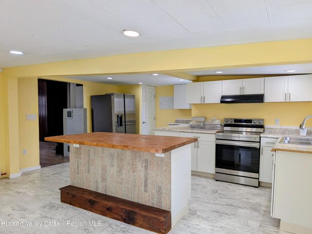 21 Stone Mill Road, Hudson, NY 12534