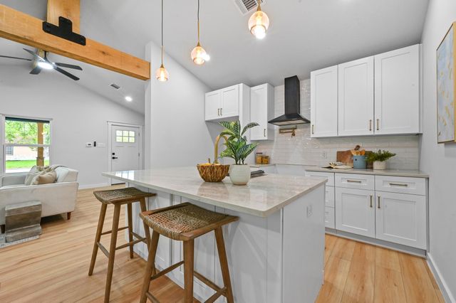 827 Clearfork ST, Lockhart, TX 78644