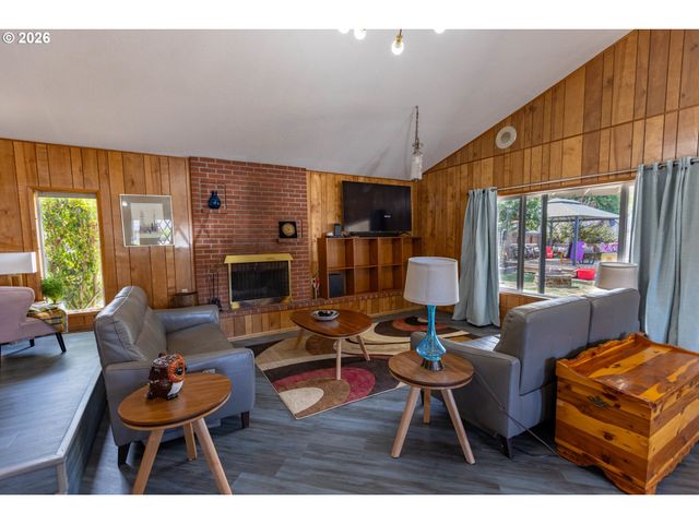 1080 HOPE Ave Nw, Salem, OR 97304