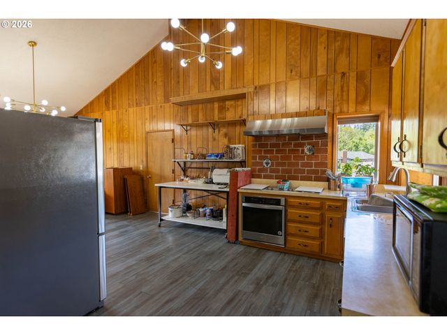 1080 HOPE Ave Nw, Salem, OR 97304