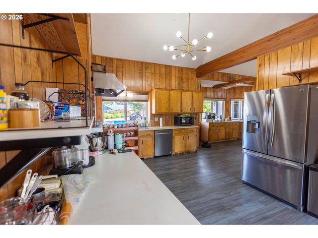 1080 HOPE Ave Nw, Salem, OR 97304