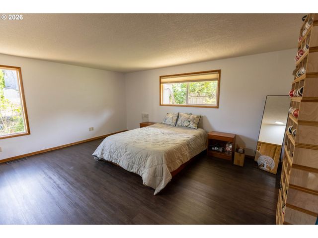 1080 HOPE Ave Nw, Salem, OR 97304
