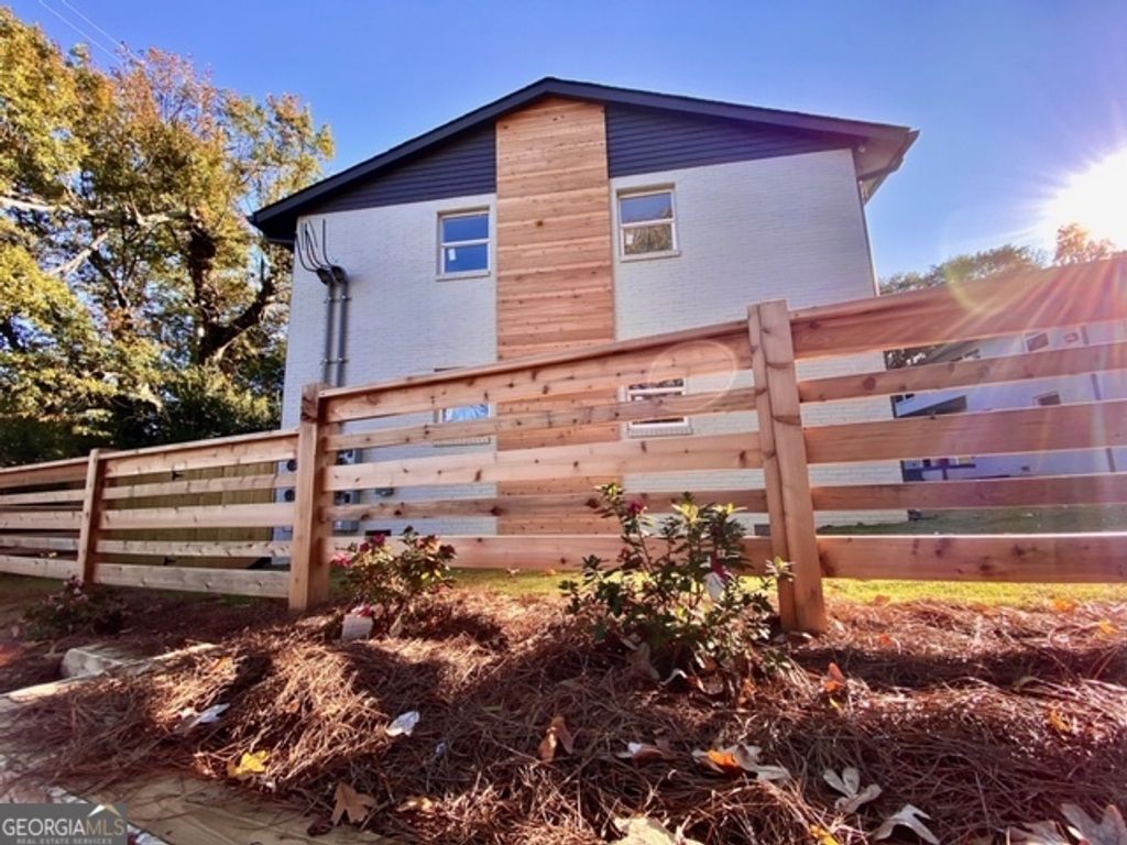 536 College Street APT 4, Atlanta, GA 30354