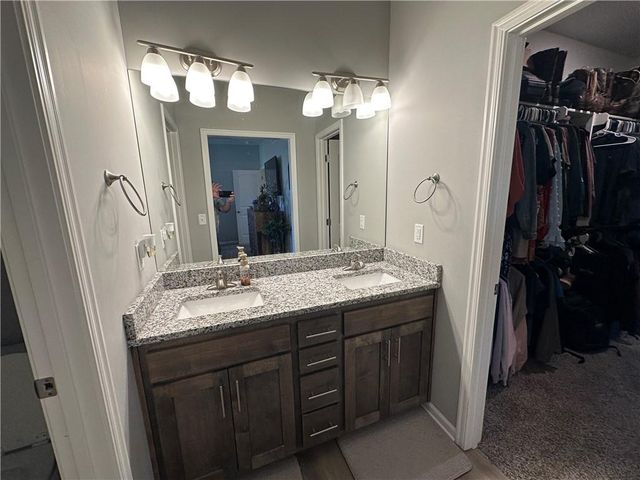 1203 SW Burns Court, Oak Grove, MO 64075