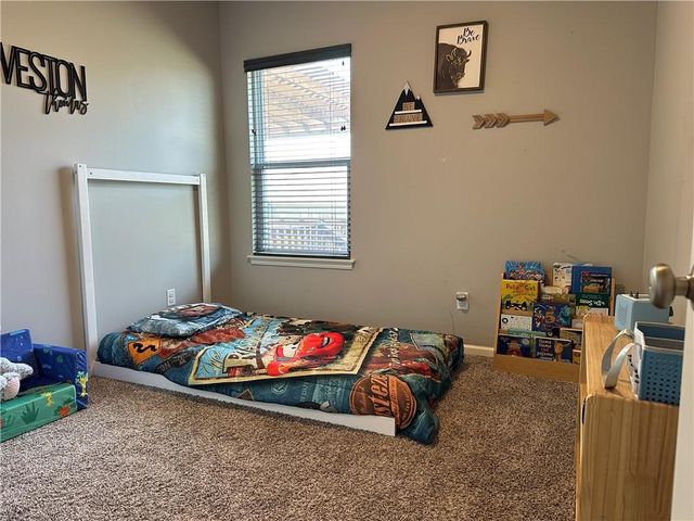 1203 SW Burns Court, Oak Grove, MO 64075