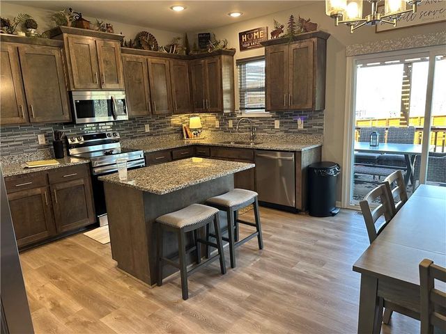 1203 SW Burns Court, Oak Grove, MO 64075