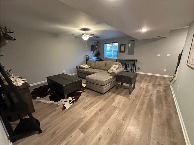 1203 SW Burns Court, Oak Grove, MO 64075