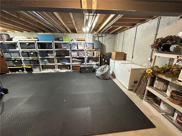 1203 SW Burns Court, Oak Grove, MO 64075