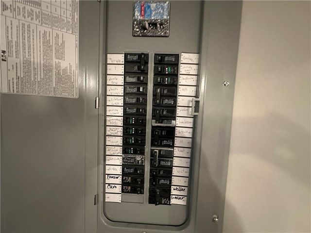 1203 SW Burns Court, Oak Grove, MO 64075