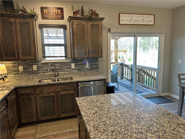 1203 SW Burns Court, Oak Grove, MO 64075