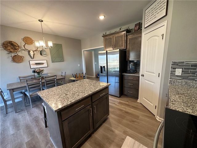 1203 SW Burns Court, Oak Grove, MO 64075