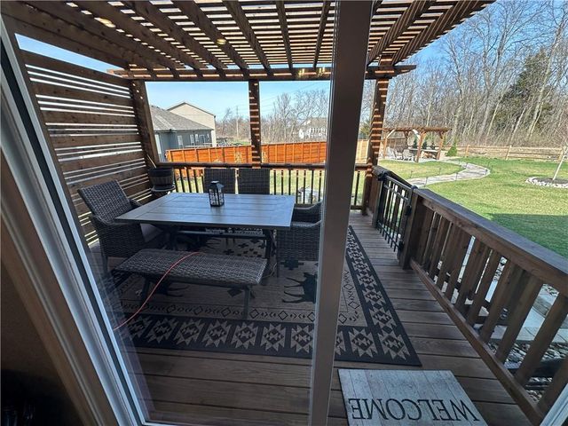 1203 SW Burns Court, Oak Grove, MO 64075