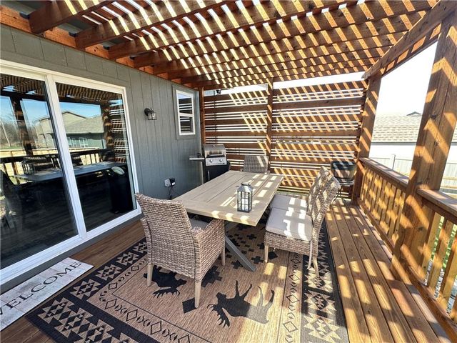 1203 SW Burns Court, Oak Grove, MO 64075