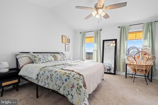 66 OLGA DR, Martinsburg, WV 25403
