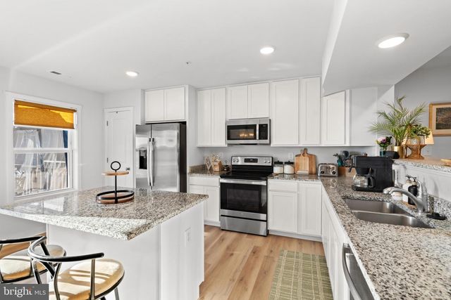 66 OLGA DR, Martinsburg, WV 25403