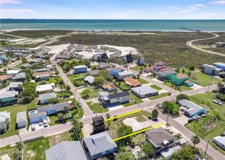 423 E Oaks Ave, Port Aransas, TX 78373